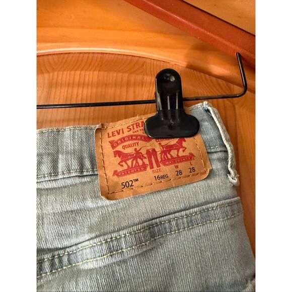 Levi’s 502™ Regular Taper Jeans in light wash denim – Size W28 L28. 16Reg - Picture 6 of 12